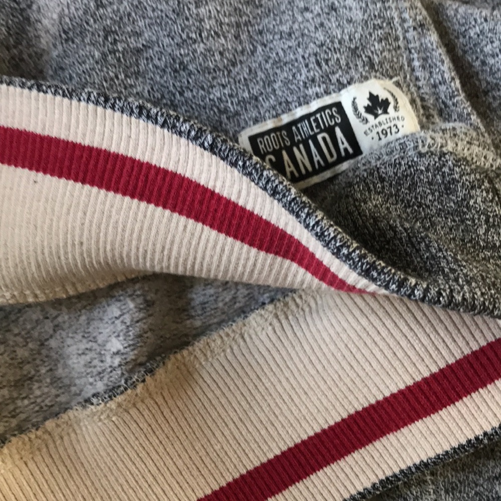 Roots salt and pepper hoodie Size Medium - Picture 10 of 11